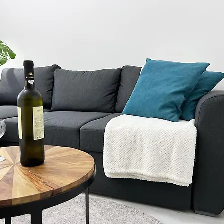 Urban Luxury In The Heart Of Skg Апартамент Солун